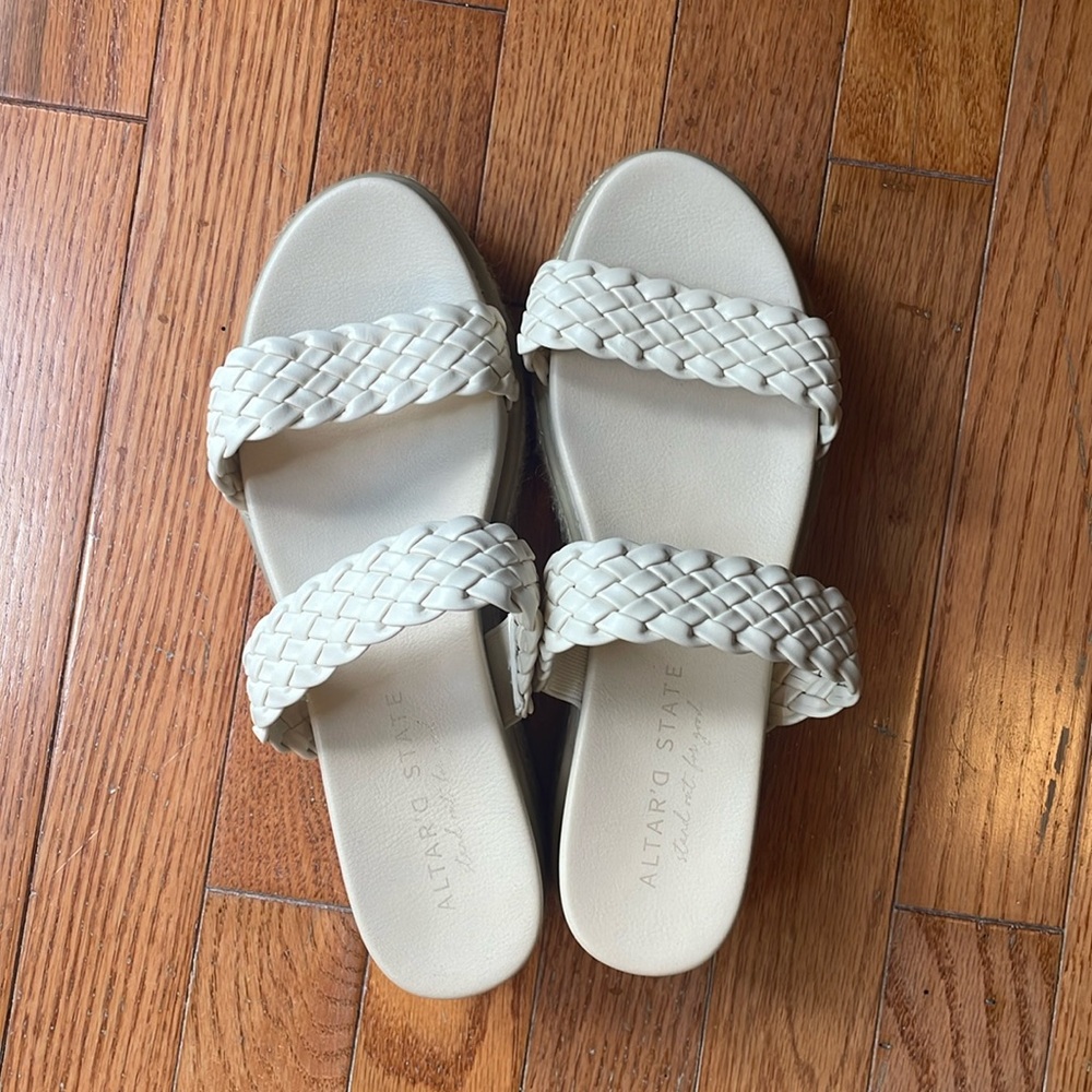 Altar'd State Kryztal Platform Sandals - NWOT White